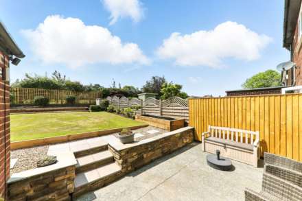Harwill Avenue, Churwell, Image 15