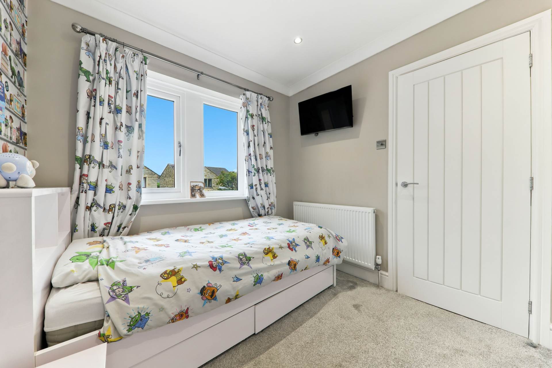 Waterwood Close, Tingley, Image 18