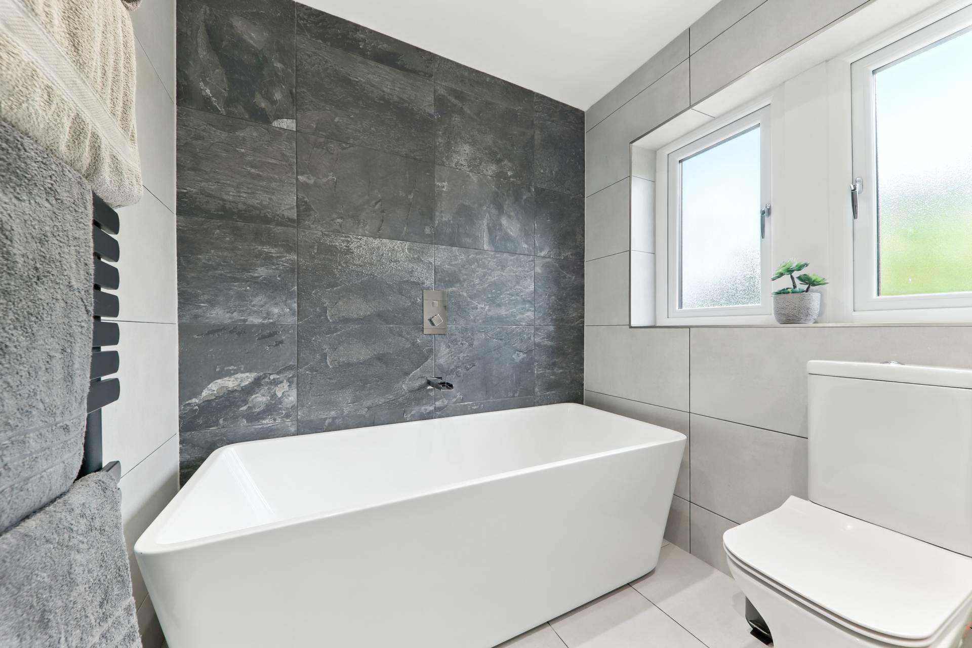 Waterwood Close, Tingley, Image 20