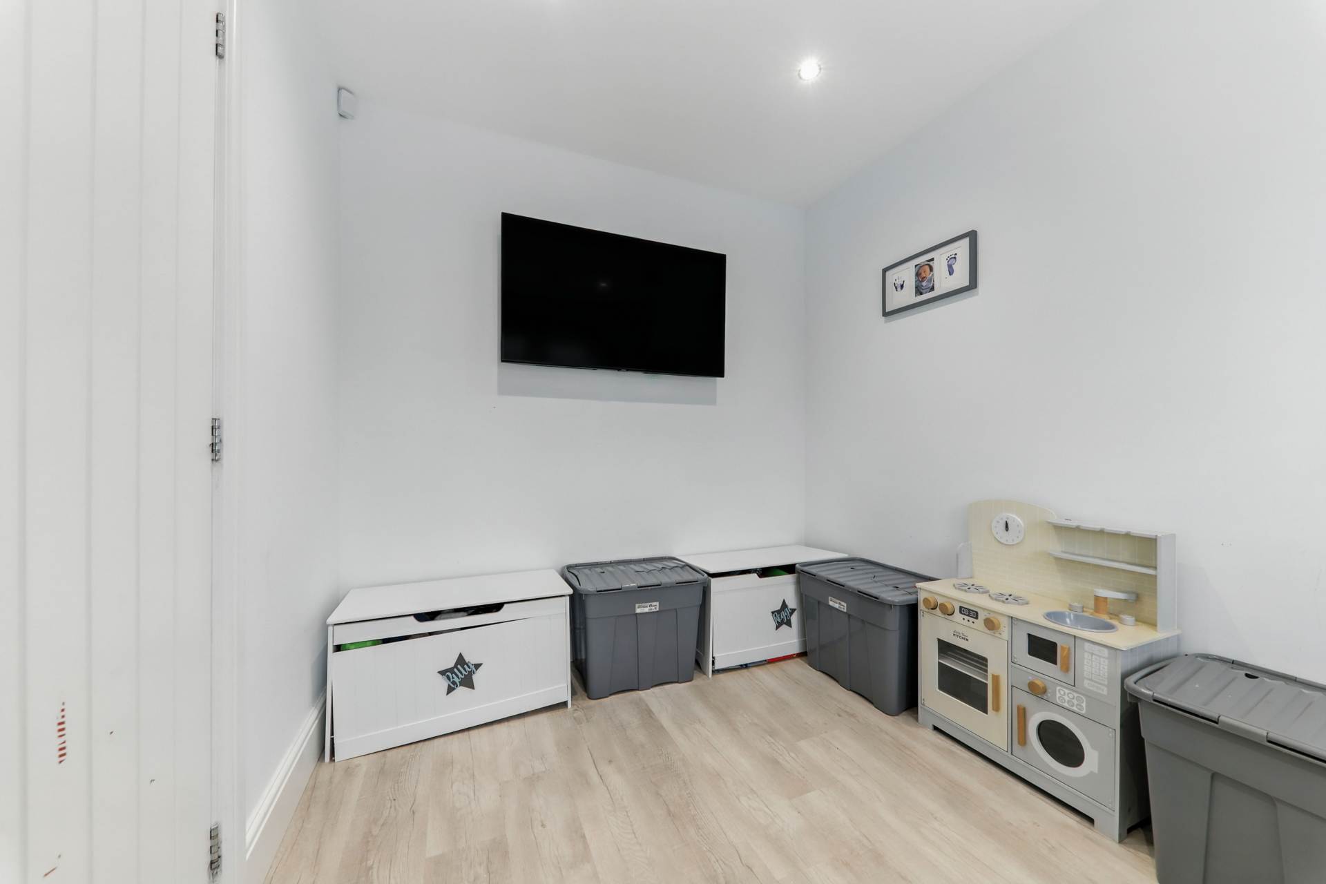 Waterwood Close, Tingley, Image 6
