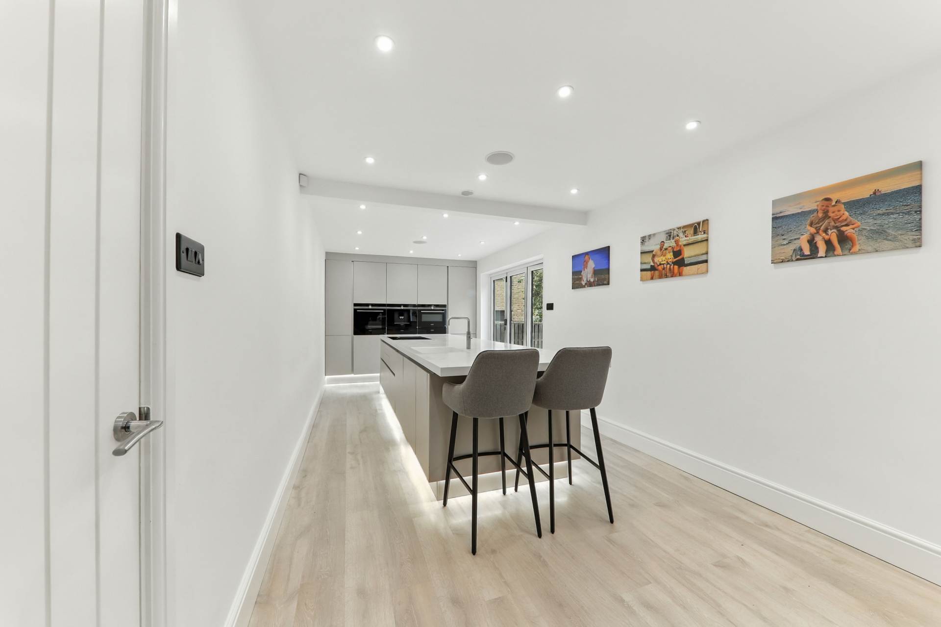 Waterwood Close, Tingley, Image 7