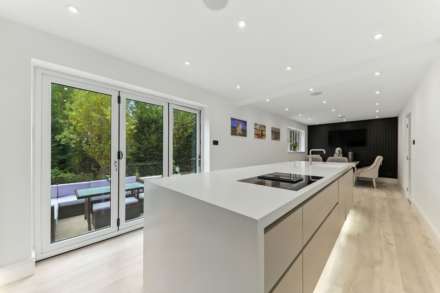 Waterwood Close, Tingley, Image 1