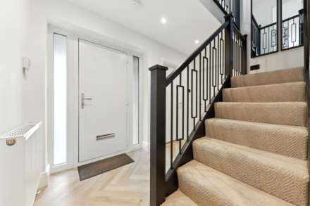 Waterwood Close, Tingley, Image 3