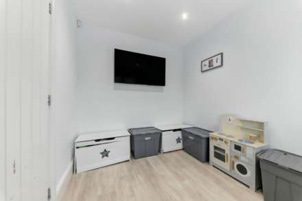Waterwood Close, Tingley, Image 6