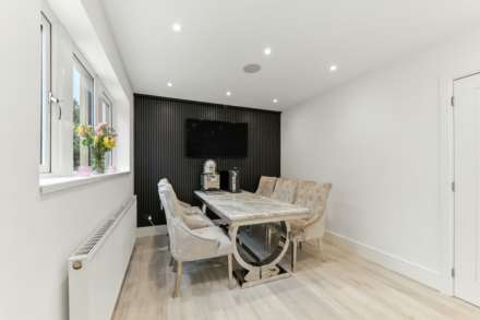 Waterwood Close, Tingley, Image 9