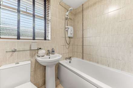 Spring View, Leeds, Image 12