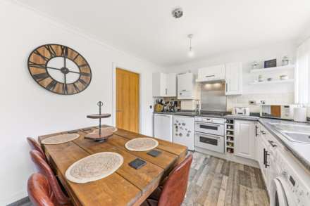 Spring View, Leeds, Image 5