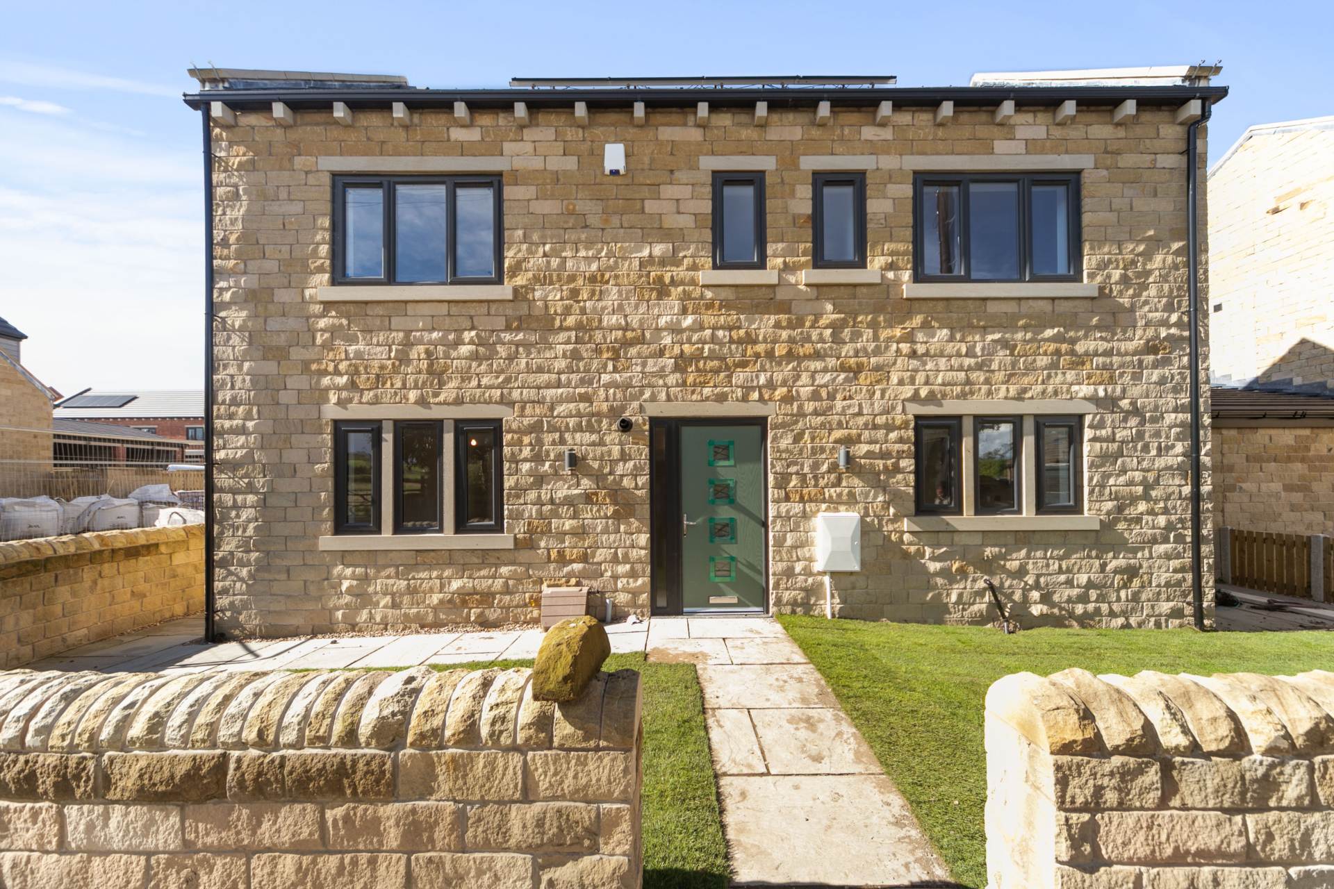 THE OLD FARMYARD - Old Lane, Drighlington, Image 6