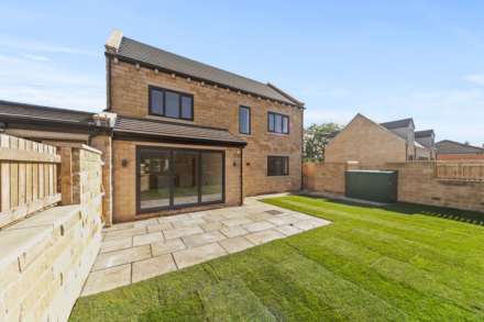 THE OLD FARMYARD - Old Lane, Drighlington, Image 10