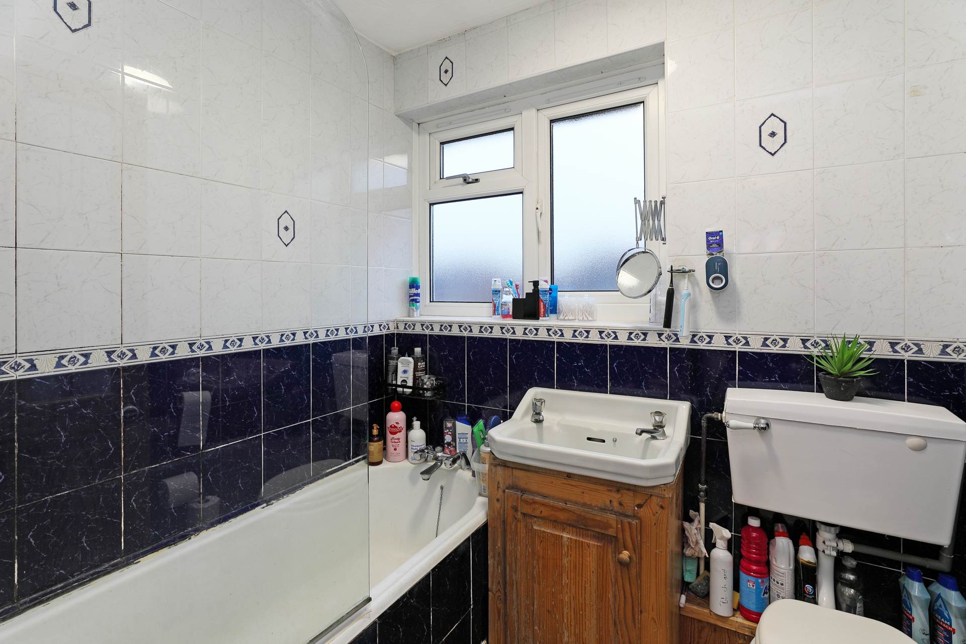 Redhall Close, Beeston, Image 7