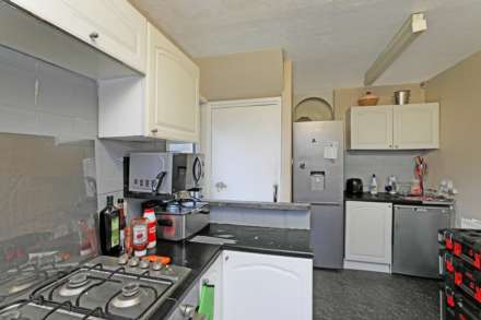 Redhall Close, Beeston, Image 4