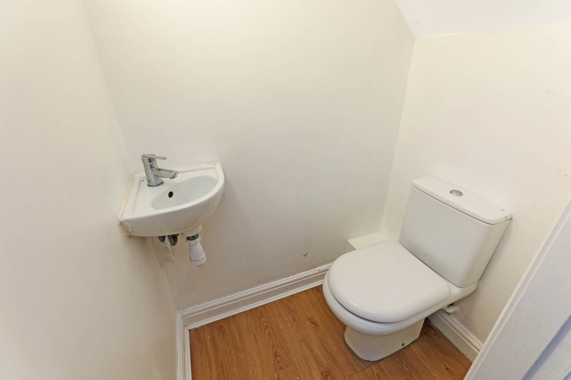 Woollin Avenue, Tingley, Wakefield, WF3 1EX, Image 2