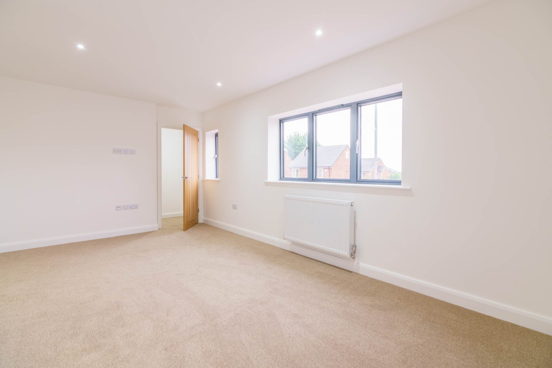 Bradford Road, Birkenshaw, Image 10