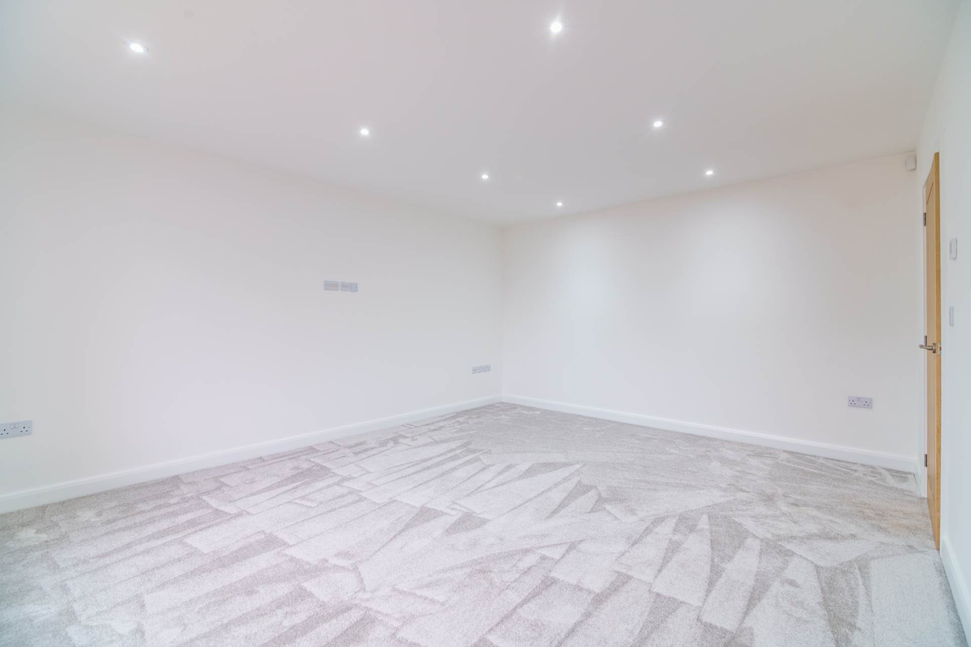 Bradford Road, Birkenshaw, Image 5