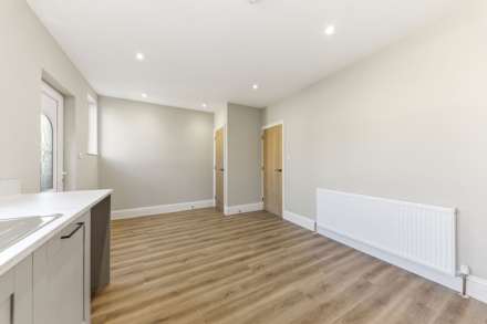 Bruntcliffe Lane, Morley, Image 11