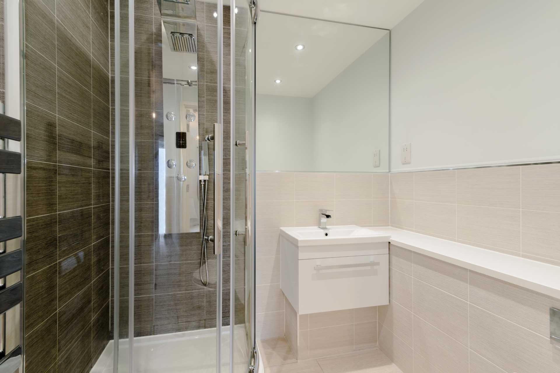 Tate House Apartment 63, 5-7 New York Road, Leeds, LS2 7QW, Image 8