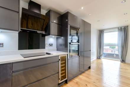 Tate House Apartment 63, 5-7 New York Road, Leeds, LS2 7QW, Image 1