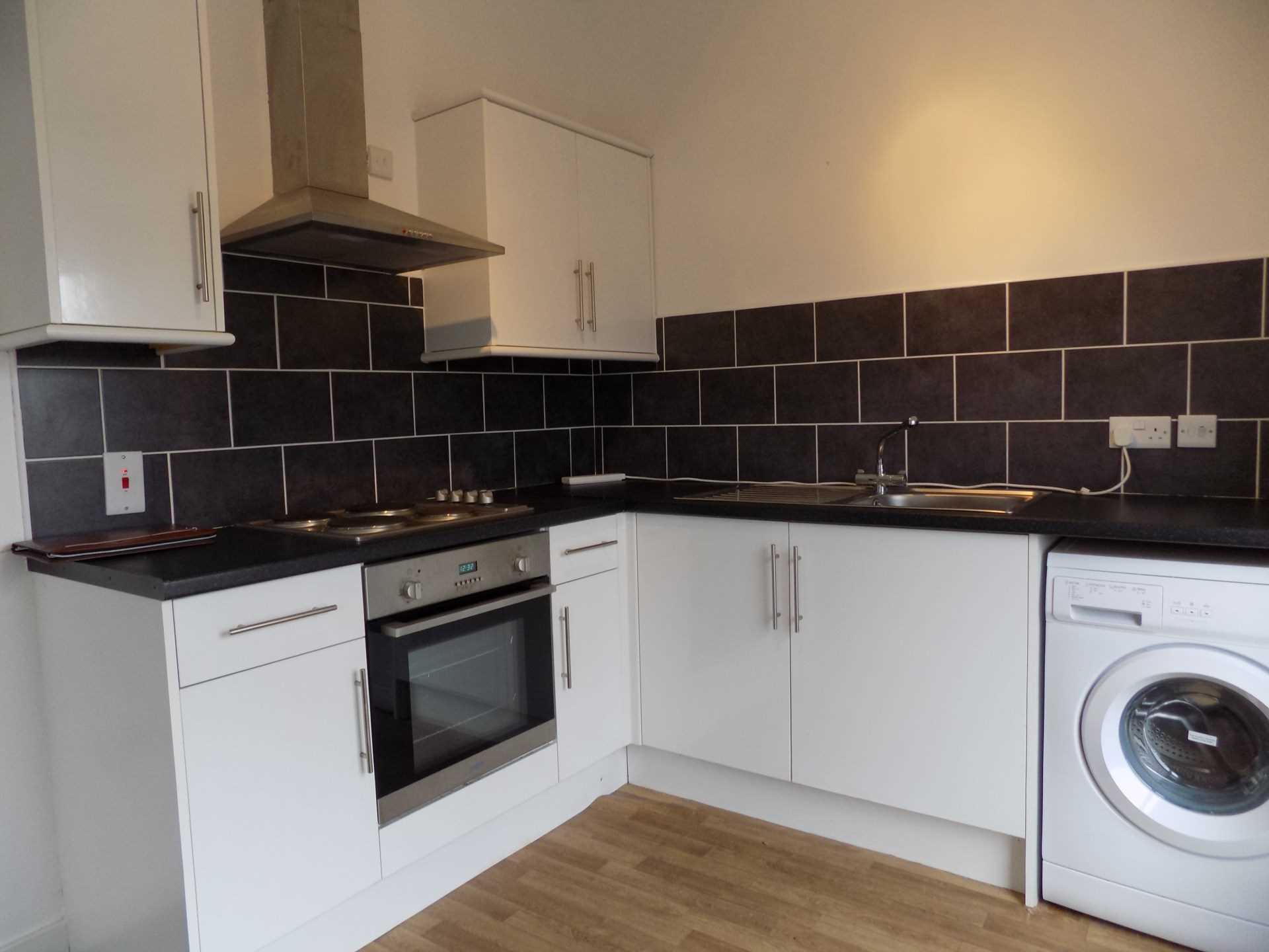 Flat B, Sheffield Road, Hoyland Common, S74 0DQ, Image 2