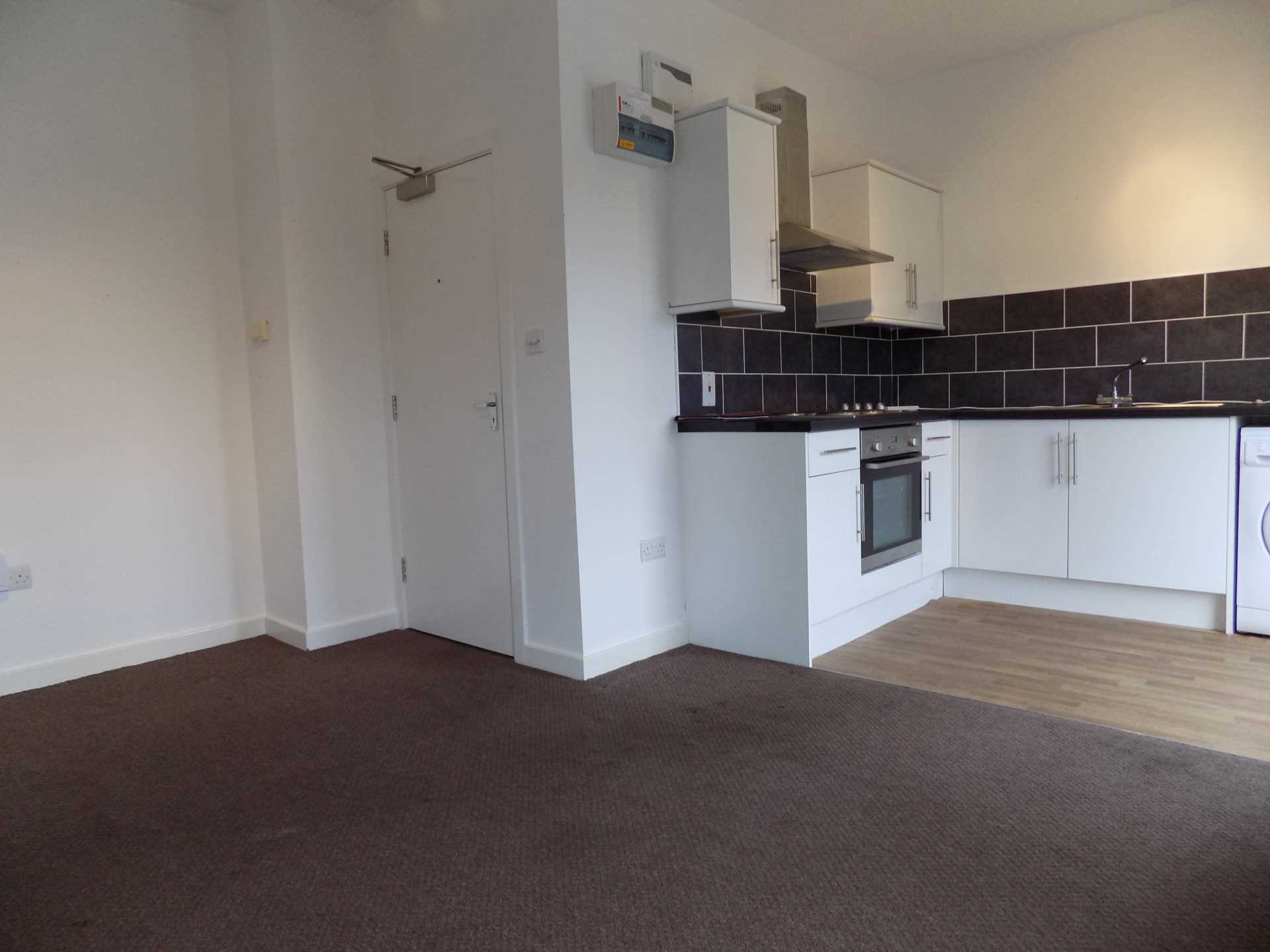 Flat B, Sheffield Road, Hoyland Common, S74 0DQ, Image 3