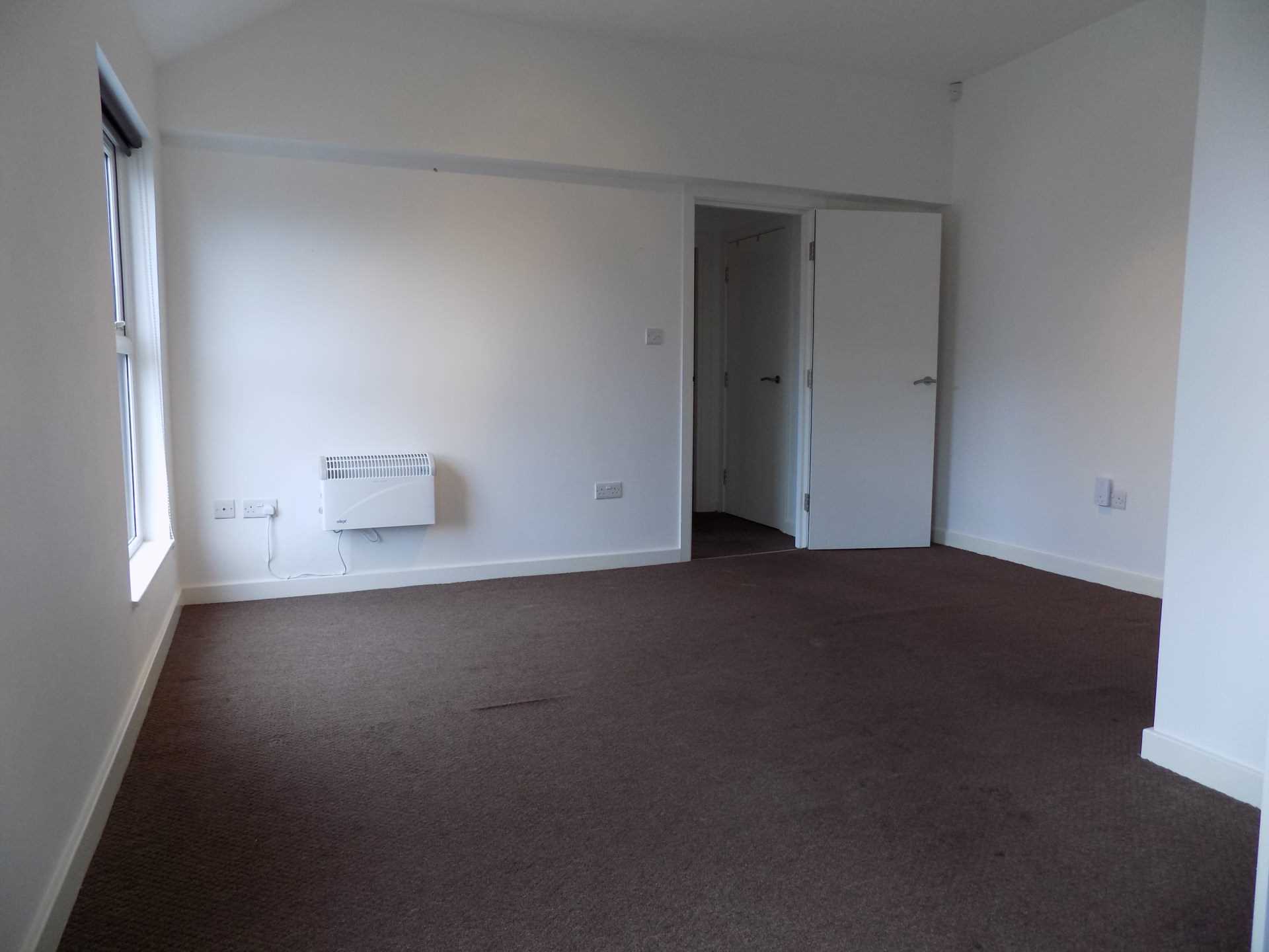 Flat B, Sheffield Road, Hoyland Common, S74 0DQ, Image 6