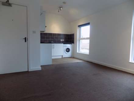 Flat B, Sheffield Road, Hoyland Common, S74 0DQ, Image 1