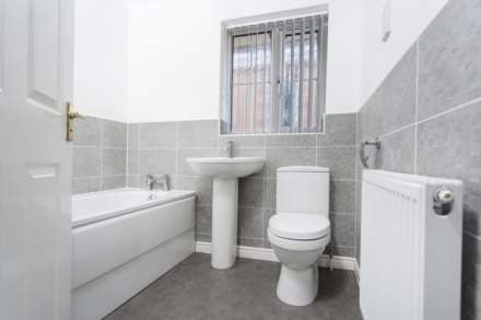 Sandmead Way, Churwell, Image 11
