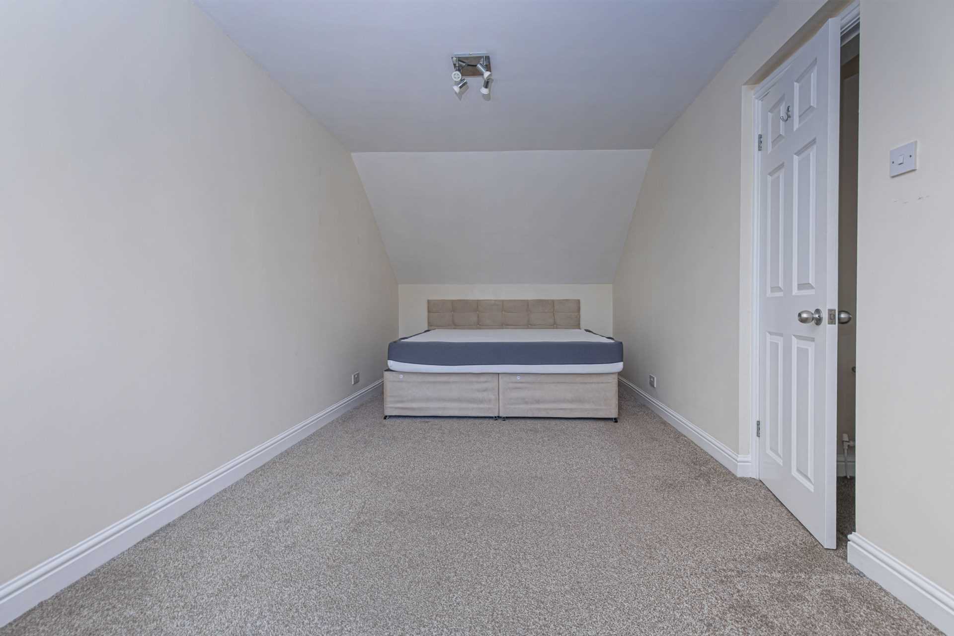 Peacock Green, Leeds, Image 8