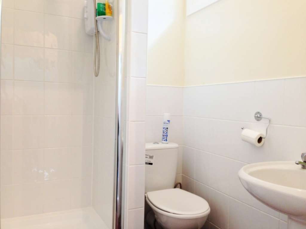 Mile End Road, Mile End, Image 3