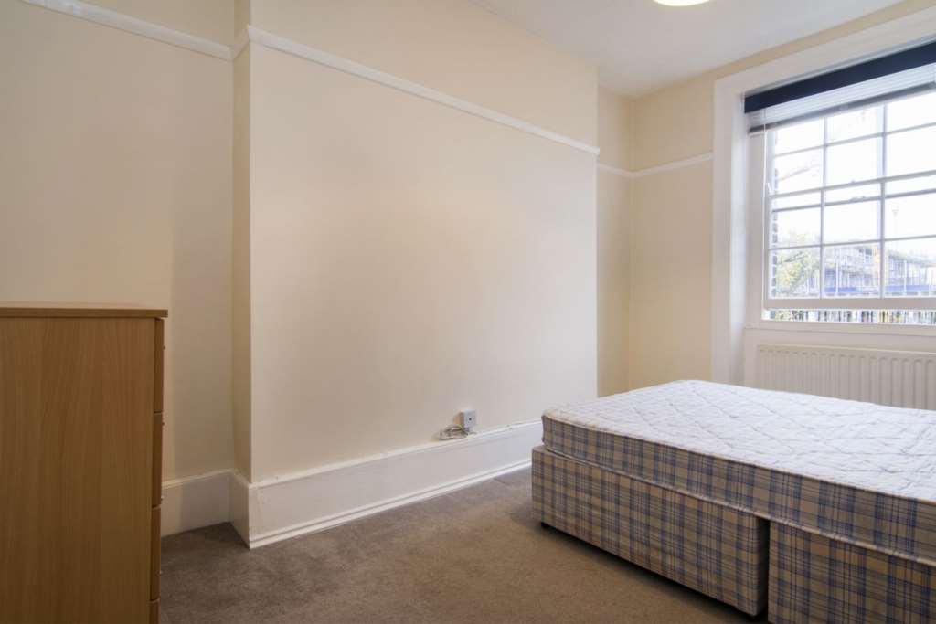 Mile End Road, Mile End, Image 4