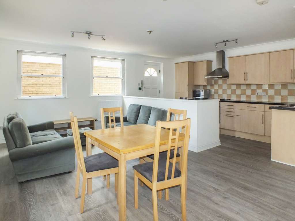 Mile End Road, London, Image 3