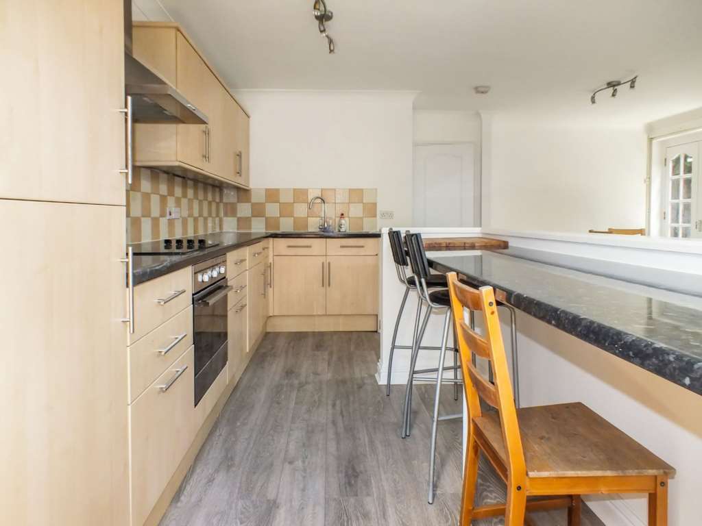 Mile End Road, London, Image 5