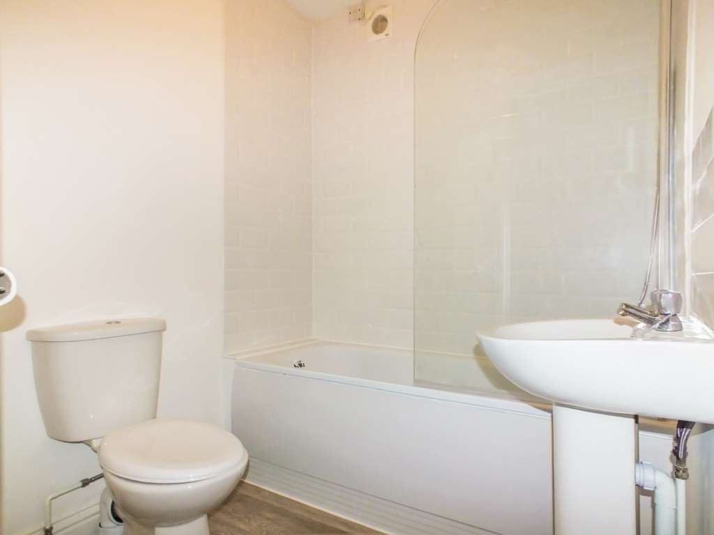 Mile End Road, London, Image 6