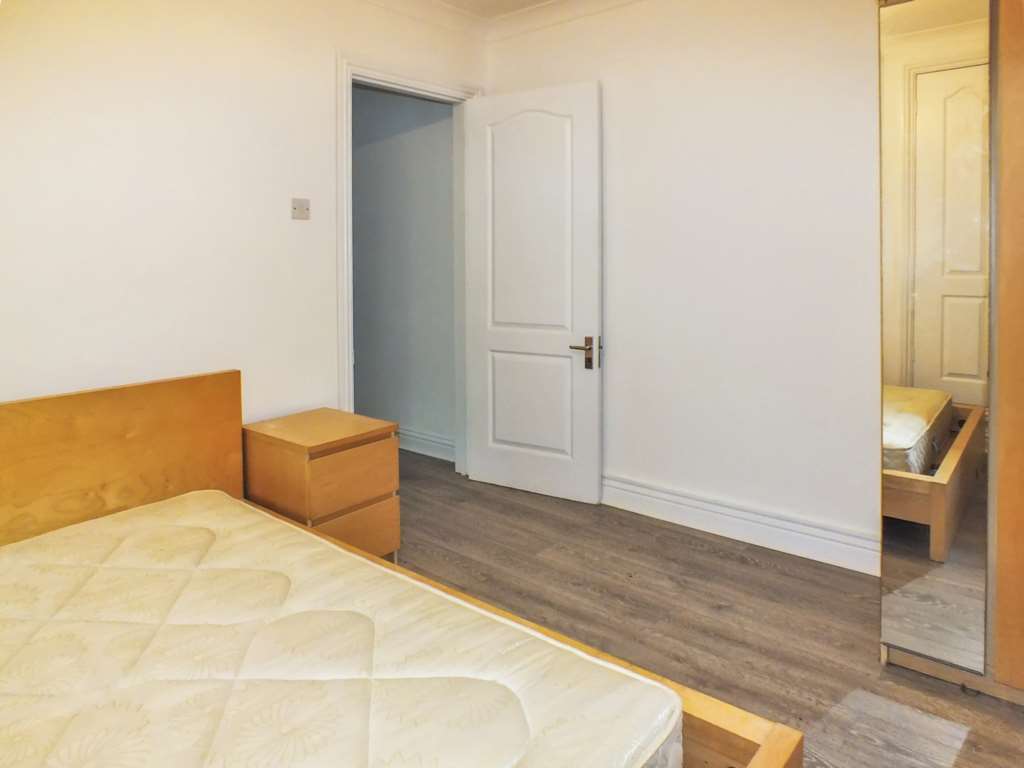 Mile End Road, London, Image 8