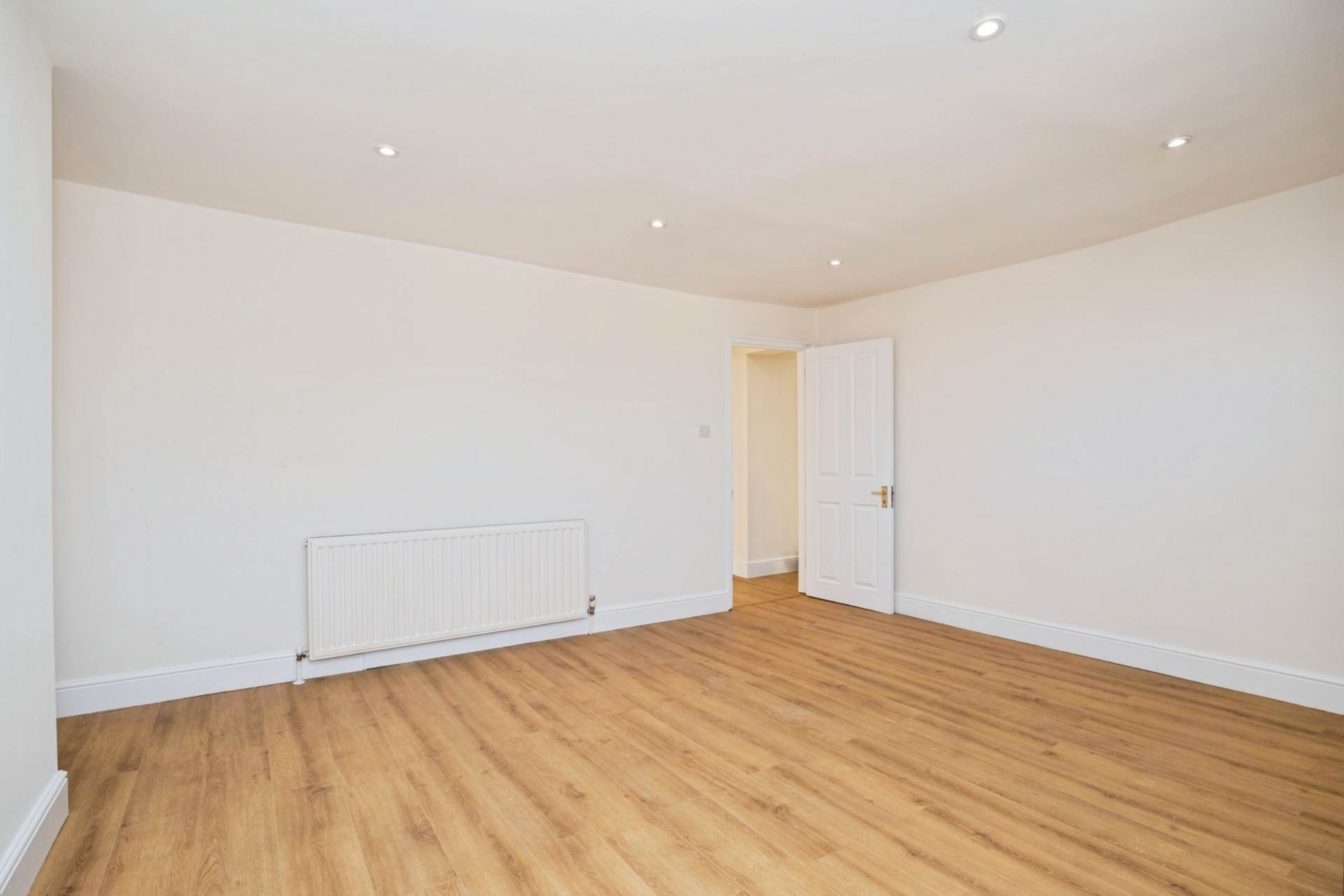 Mile End Road, London, Image 16