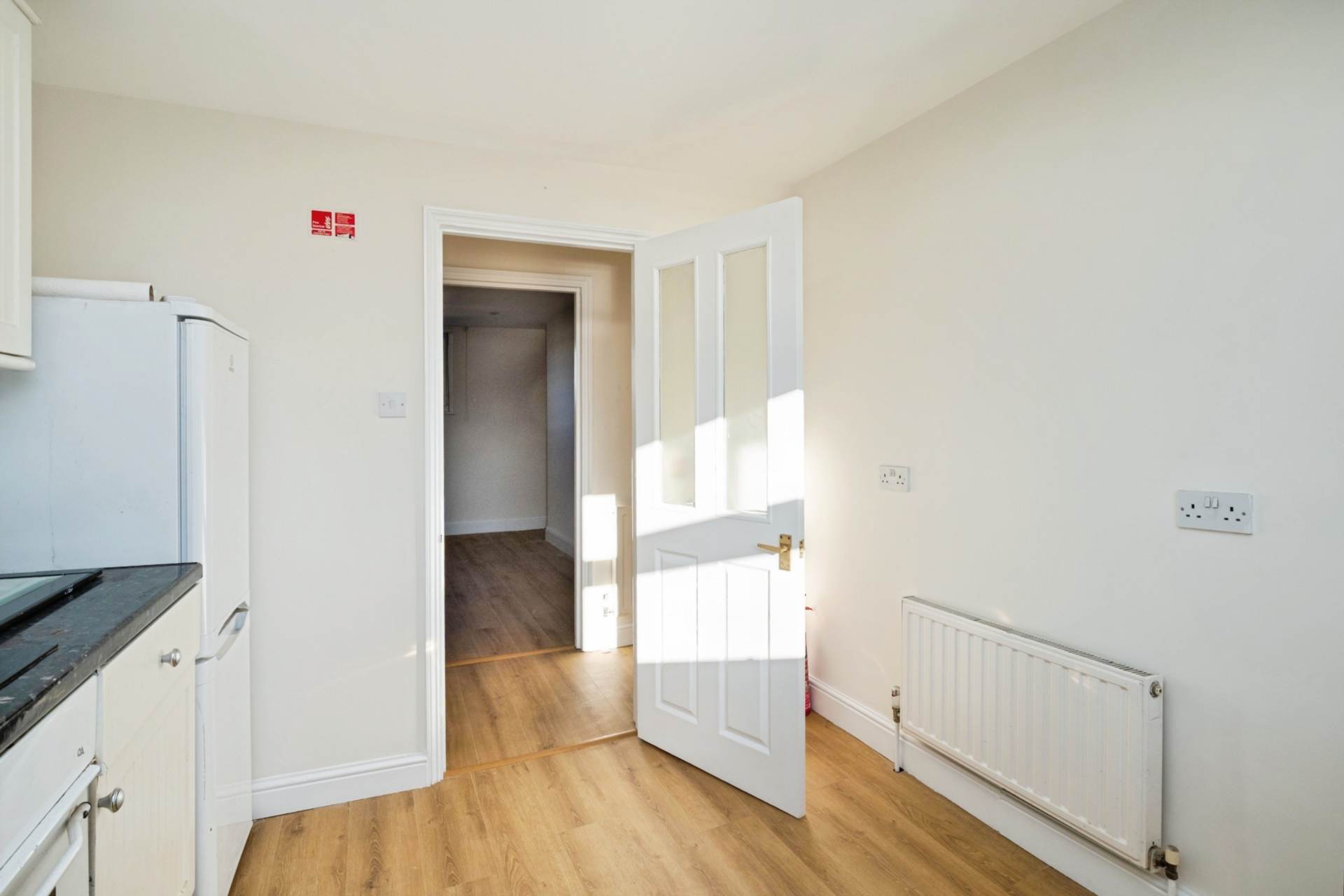 Mile End Road, London, Image 7