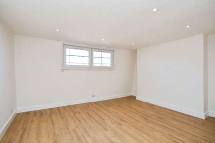 Mile End Road, London, Image 13