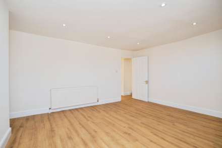 Mile End Road, London, Image 16