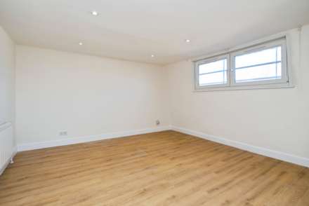 Mile End Road, London, Image 8