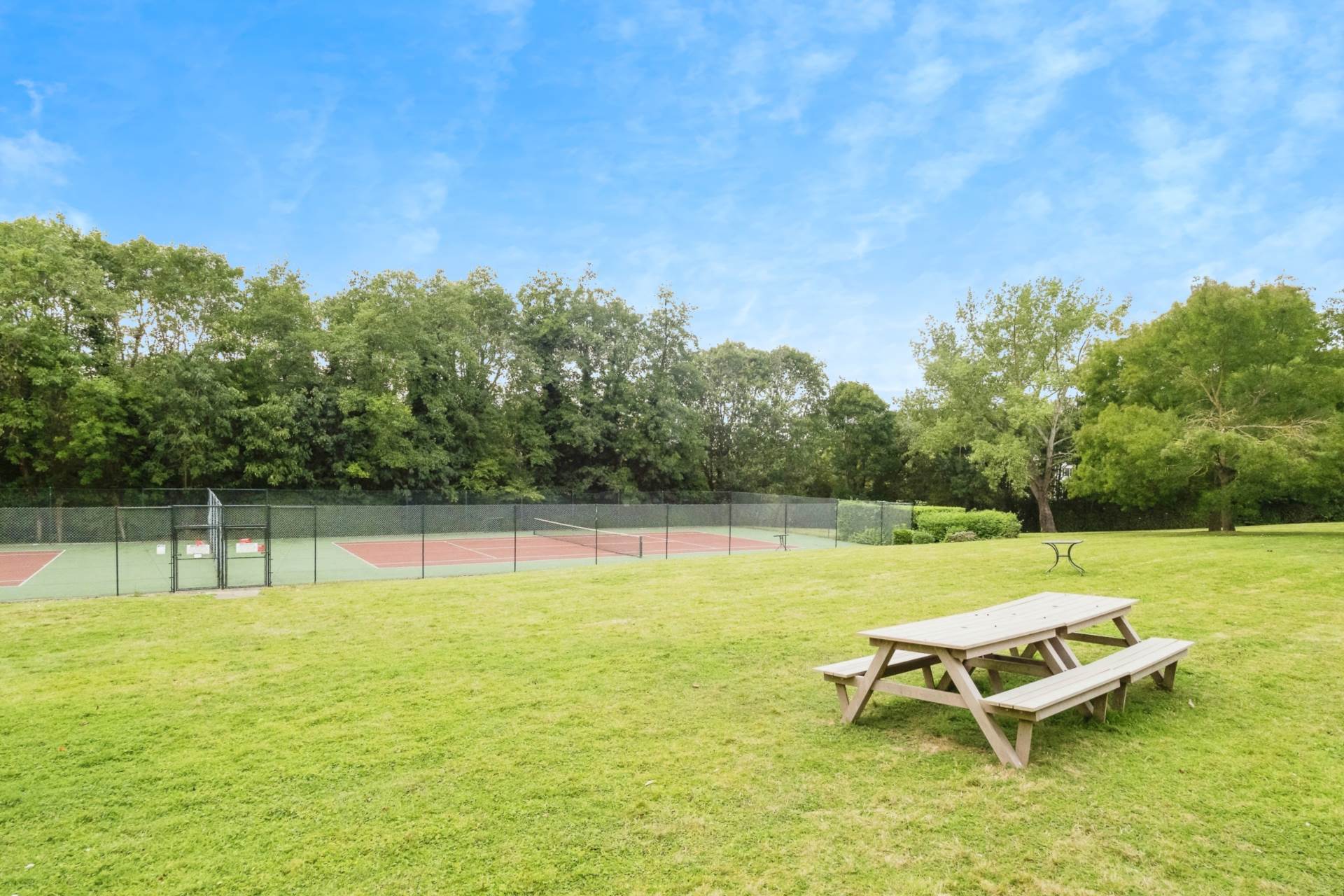 Boleyn Court, Buckhurst Hill, Image 22