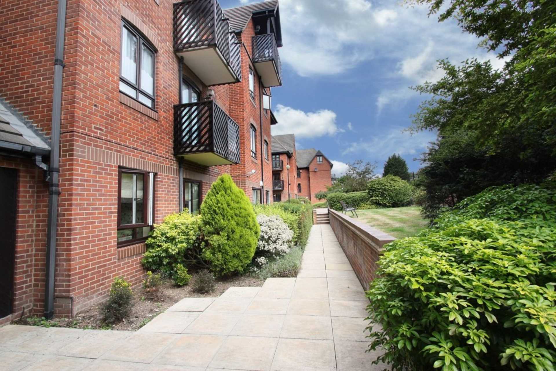 Boleyn Court, Buckhurst Hill, Image 3