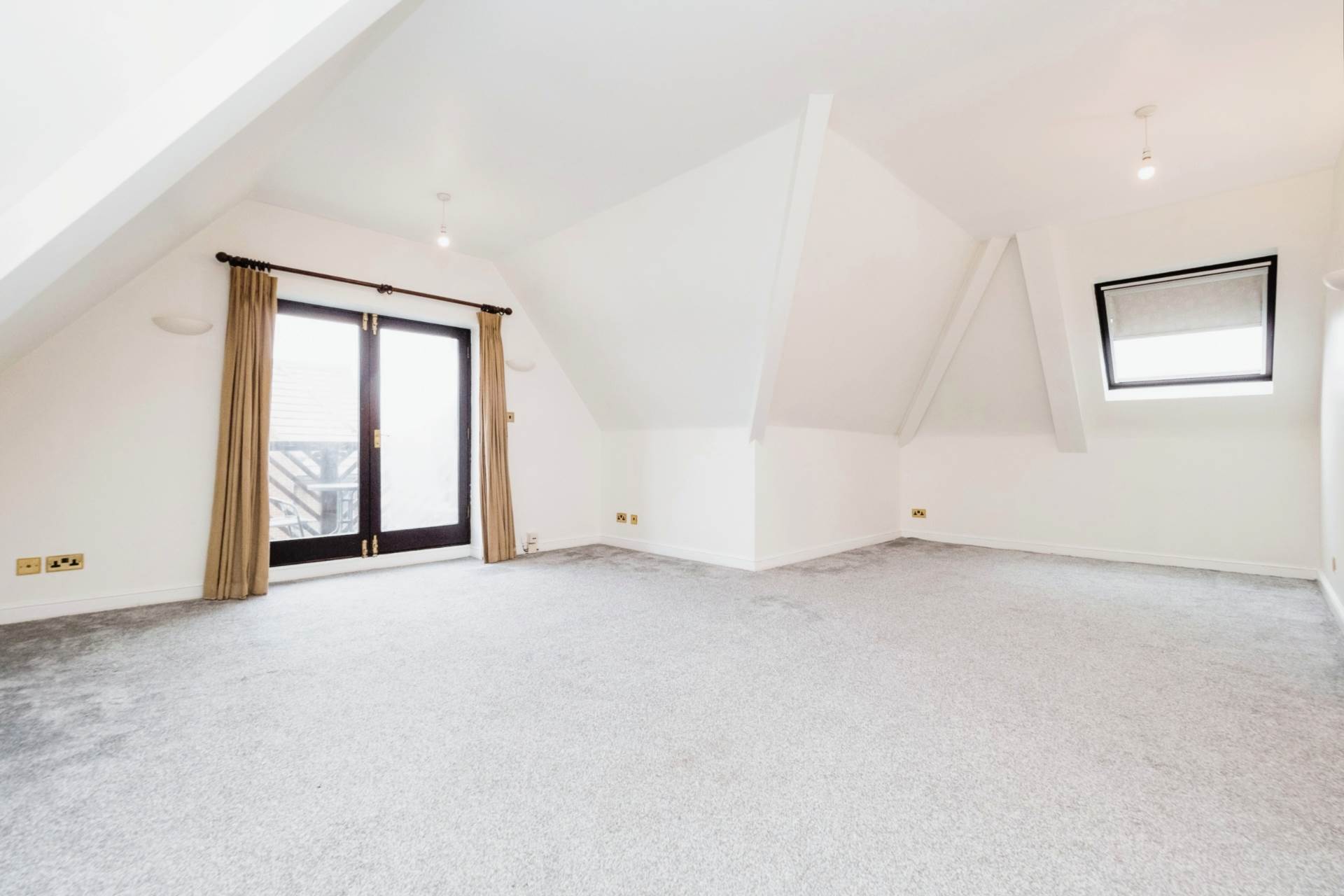 Boleyn Court, Buckhurst Hill, Image 7