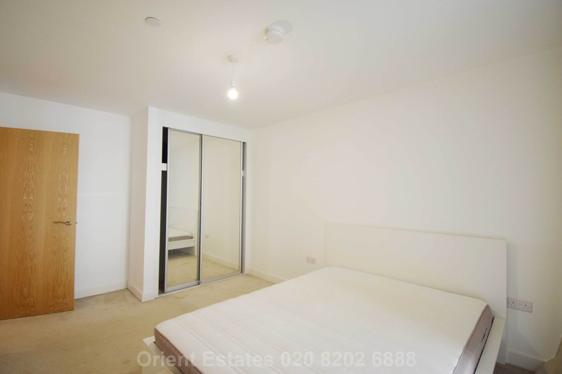 Lismore Boulevard, Colindale, Image 6