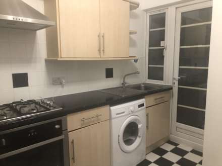 Hendon Central, Image 9