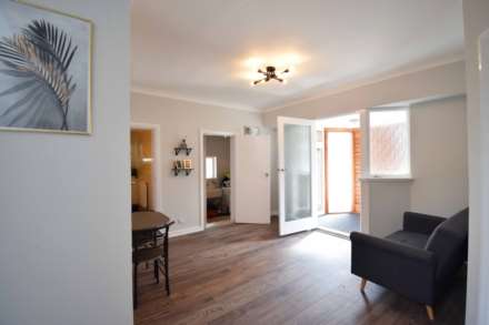Cheyne Walk, Hendon, Image 7