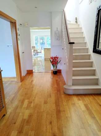 Elliot Road, London, Image 4