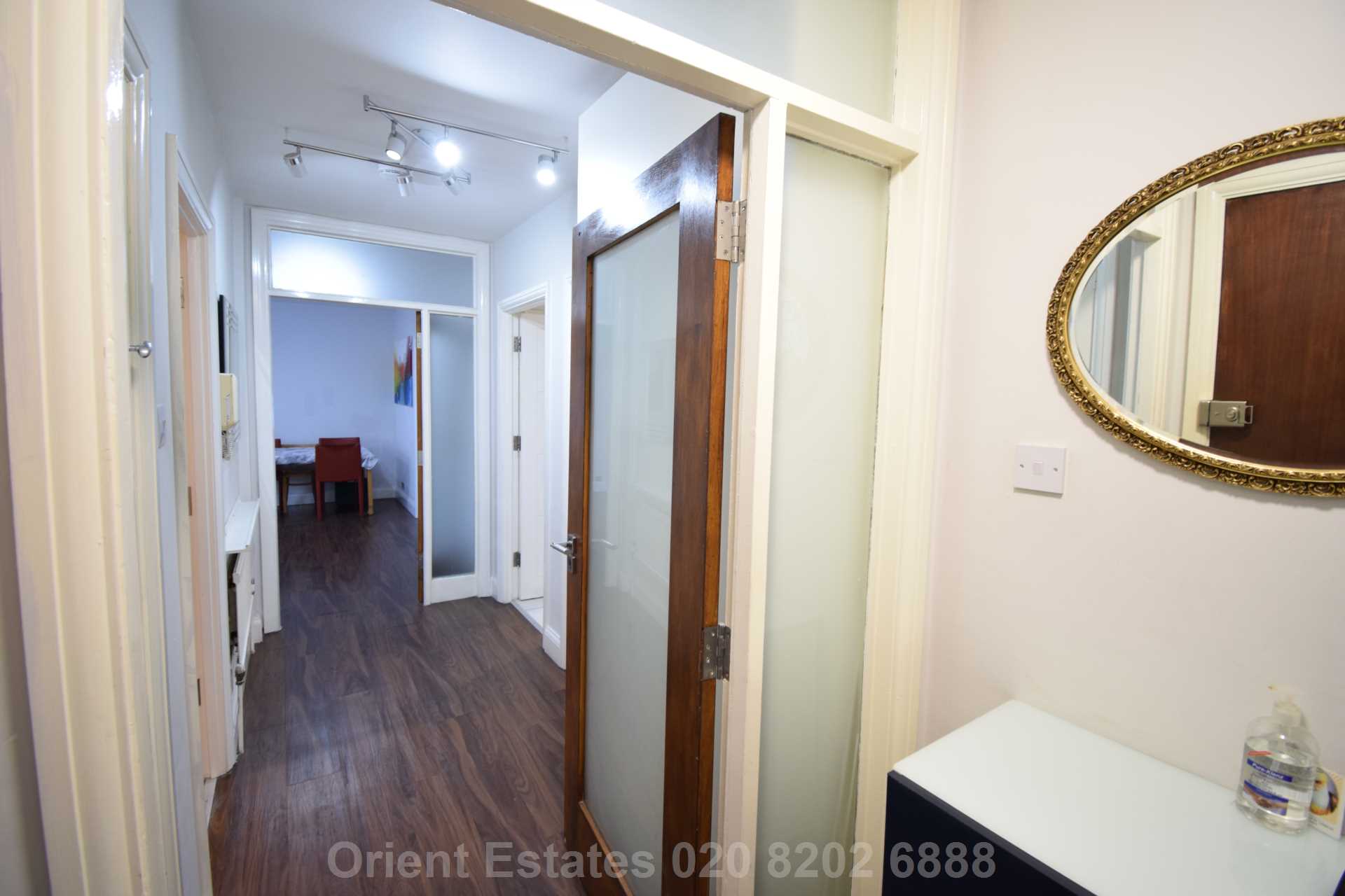 Station Road, London, Image 10
