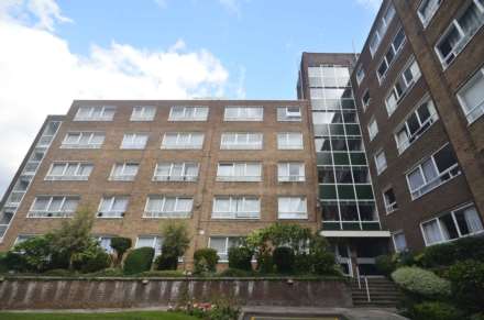 Station Road, London, Image 1