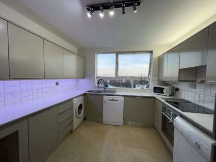 Station Road, London, Image 3