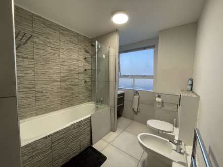 Station Road, London, Image 9