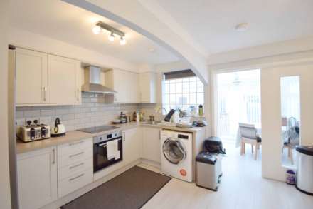6 Bedroom Terrace, Audax